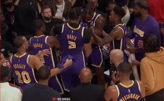 Įtampa "Lakers" žvaigždyne: komandos draugai kibo vienas kitam į atlapus (rezultatai)